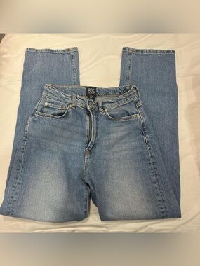 BDG Women’s Blue High-Rise Straight Leg Jeans